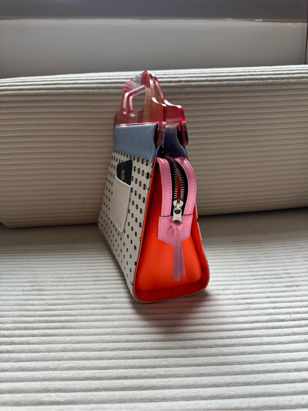 Min & Mon Pink Acrylic Handle Eye-Print Handbag - Picture 4 of 5